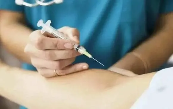 试管婴儿取卵后小腹坠胀是怎么回事？试管婴儿取卵后腹水会引起小腹坠胀？
