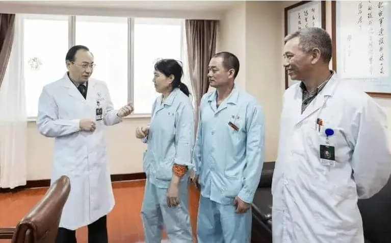 男性可以不用自己的精子做试管婴儿吗？男性患上无精症该怎么治疗？